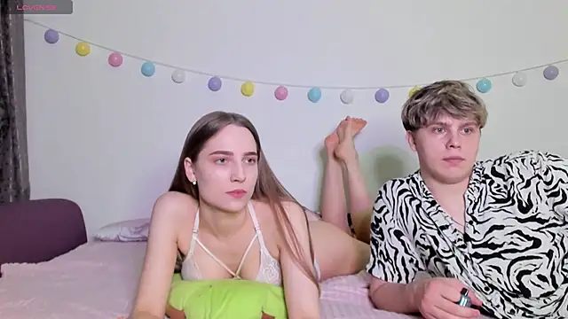 Emily and Ilumi online show from December 2024 07:52:02 PM