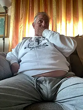 Snapshot of Russirayu chatting on December 2025 04:12:02 PM Russirayu online show from December 2025 04:12:02 PM