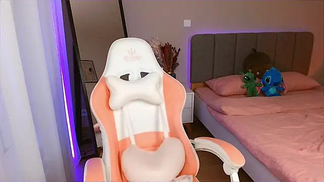 Snapshot of Mrs_Tory chatting on February 2025 06:33:01 AM Mrs Tory online show from February 2025 06:33:01 AM