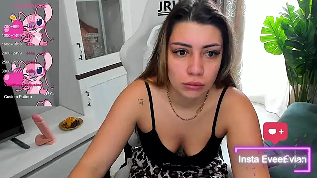 EveEvian online show from March 2025 10:15:02 AM