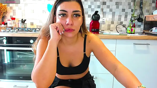 EveEvian online show from October 2025 08:35:02 AM