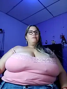 EllisW8 online show from November 2025 01:04:02 AM