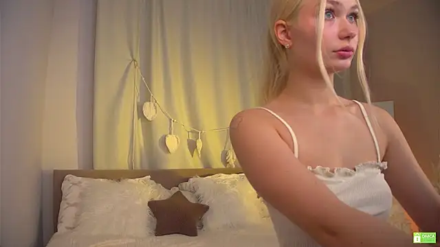 Snapshot of white_godness chatting on December 2024 02:37:02 PM white godness online show from December 2024 02:37:02 PM