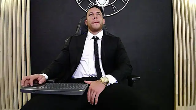 Snapshot of Maxxxpowerful chatting on February 2025 01:02:02 AM Maxxxpowerful online show from February 2025 01:02:02 AM