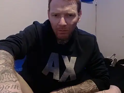 jtexas05 online show from November 2025 01:57:01 PM