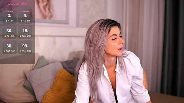 Snapshot of Adelyn_Chase chatting on October 2025 07:49:01 AM Adelyn Chase online show from October 2025 07:49:01 AM