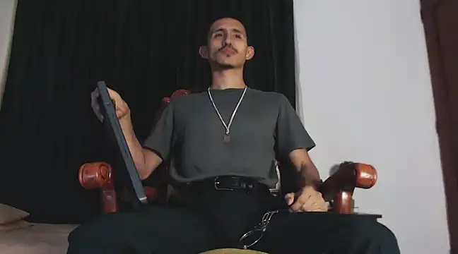 Snapshot of HomeAloneK chatting on January 2025 08:26:02 PM HomeAloneK online show from January 2025 08:26:02 PM