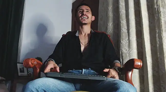 Snapshot of HomeAloneK chatting on January 2025 10:49:02 PM HomeAloneK online show from January 2025 10:49:02 PM