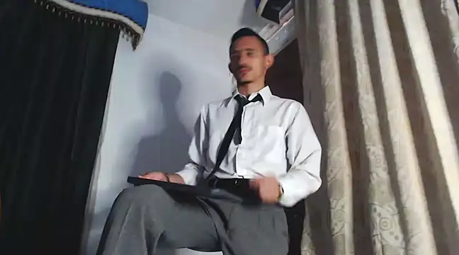 Snapshot of HomeAloneK chatting on February 2025 08:04:01 PM HomeAloneK online show from February 2025 08:04:01 PM