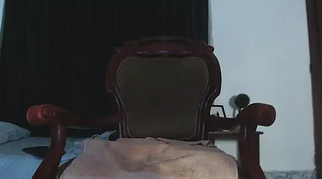 Snapshot of HomeAloneK chatting on February 2025 01:36:01 AM HomeAloneK online show from February 2025 01:36:01 AM