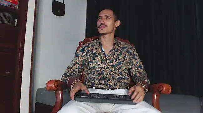 Snapshot of HomeAloneK chatting on February 2025 07:52:01 PM HomeAloneK online show from February 2025 07:52:01 PM