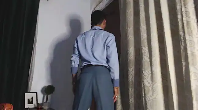 Snapshot of HomeAloneK chatting on February 2025 11:45:01 PM HomeAloneK online show from February 2025 11:45:01 PM