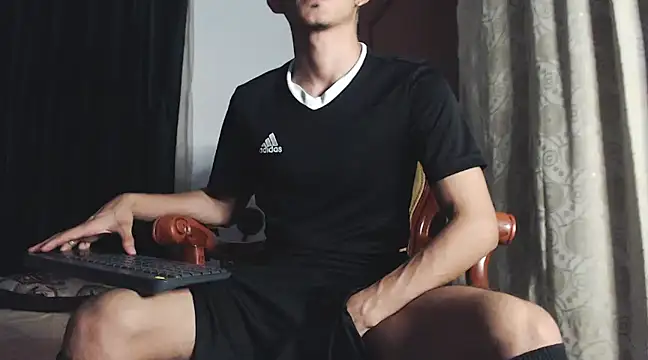 Snapshot of HomeAloneK chatting on February 2025 11:09:02 PM HomeAloneK online show from February 2025 11:09:02 PM