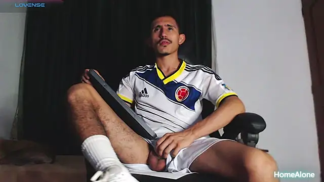 Snapshot of HomeAloneK chatting on March 2025 10:49:01 PM HomeAloneK online show from March 2025 10:49:01 PM