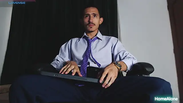 Snapshot of HomeAloneK chatting on March 2025 06:53:01 PM HomeAloneK online show from March 2025 06:53:01 PM