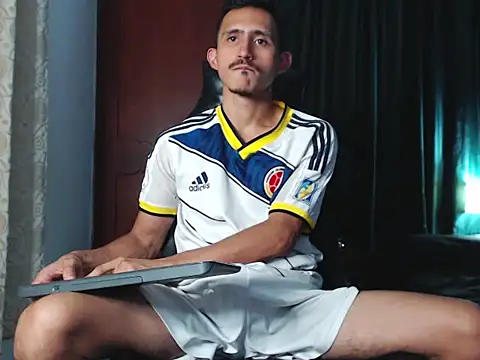 Snapshot of HomeAloneK chatting on September 2025 07:58:01 PM HomeAloneK online show from September 2025 07:58:01 PM