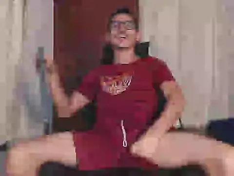 Snapshot of HomeAloneK chatting on October 2025 07:34:01 PM HomeAloneK online show from October 2025 07:34:01 PM