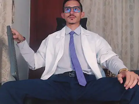 Snapshot of HomeAloneK chatting on October 2025 07:34:02 PM HomeAloneK online show from October 2025 07:34:02 PM