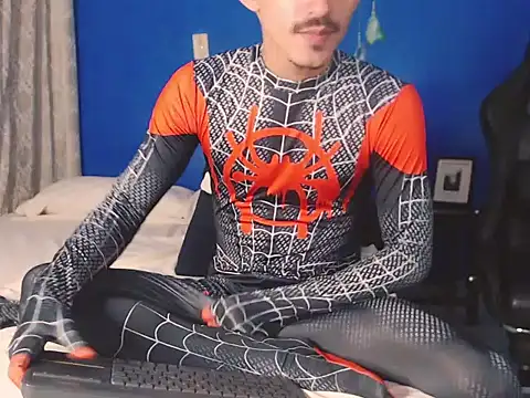 Snapshot of HomeAloneK chatting on October 2025 07:37:01 PM HomeAloneK online show from October 2025 07:37:01 PM