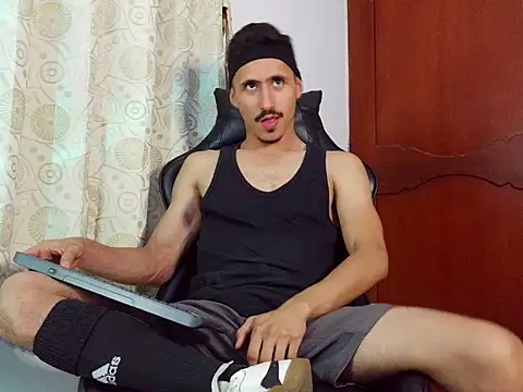 HomeAloneK online show from April 2026 07:38:02 PM