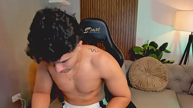 liam collins21 online show from December 2025 11:50:01 AM