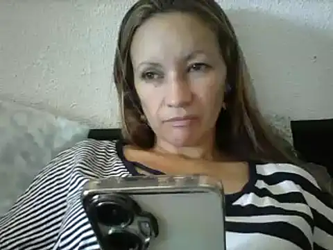 Snapshot of Paulita_x3 chatting on July 2026 09:05:01 AM Paulita x3 online show from July 2026 09:05:01 AM
