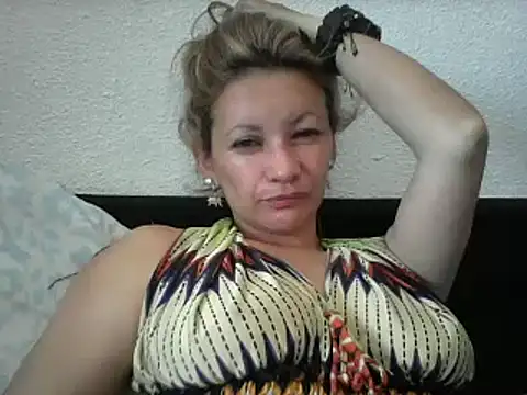 Snapshot of Paulita_x3 chatting on August 2026 06:01:02 AM Paulita x3 online show from August 2026 06:01:02 AM