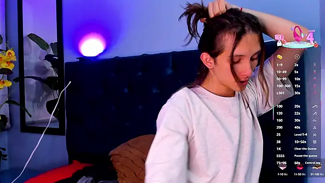 Feniix   online show from September 2025 05:19:02 AM