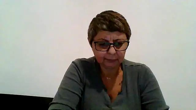 roseblak42 online show from November 2025 03:45:02 PM