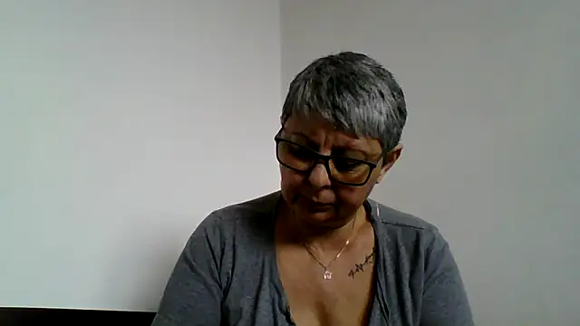 roseblak42 online show from February 2026 01:09:02 PM