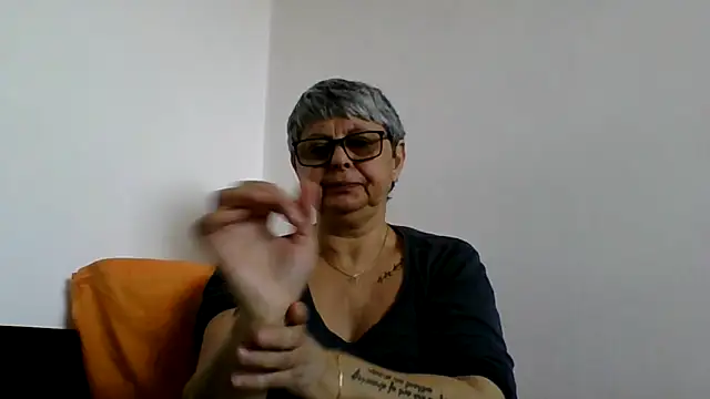 roseblak42 online show from March 2026 10:10:01 AM