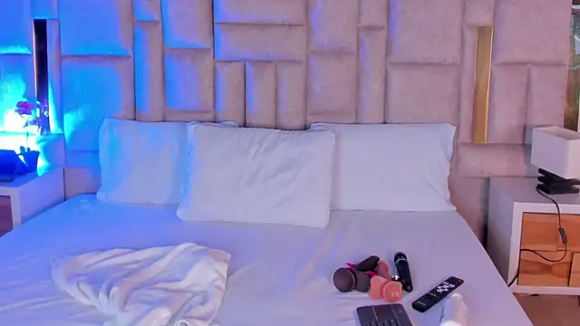 Snapshot of Miss_Abigail_ chatting on December 2025 01:52:02 PM Miss Abigail online show from December 2025 01:52:02 PM