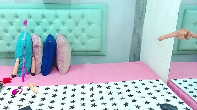 Snapshot of aleska_mack chatting on February 2025 10:53:02 PM aleska mack online show from February 2025 10:53:02 PM