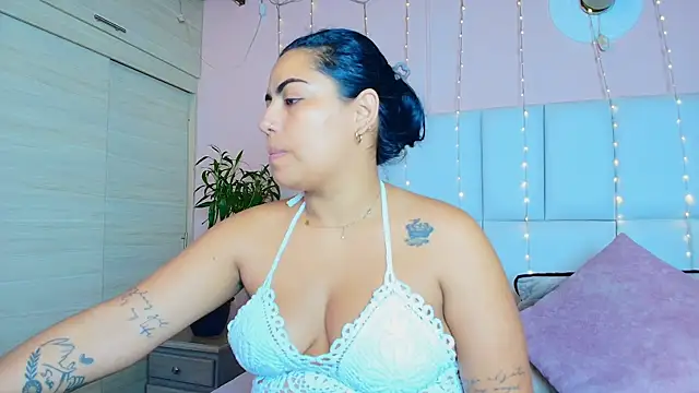 Snapshot of kiana_cream chatting on March 2025 11:40:02 AM kiana cream online show from March 2025 11:40:02 AM