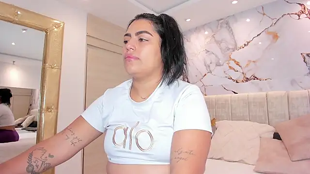 Snapshot of kiana_cream chatting on November 2025 11:42:01 AM kiana cream online show from November 2025 11:42:01 AM