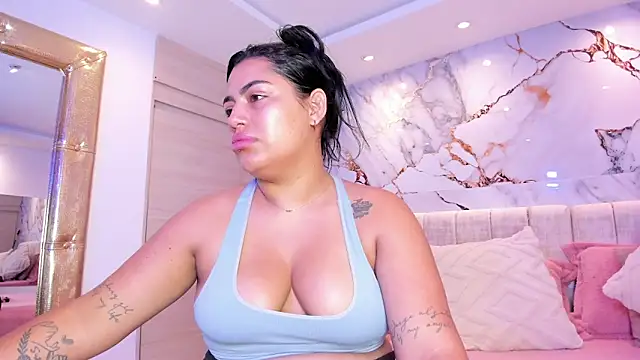 Snapshot of kiana_cream chatting on November 2025 11:54:02 AM kiana cream online show from November 2025 11:54:02 AM