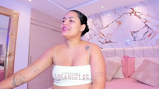 Snapshot of kiana_cream chatting on December 2025 02:55:01 PM kiana cream online show from December 2025 02:55:01 PM