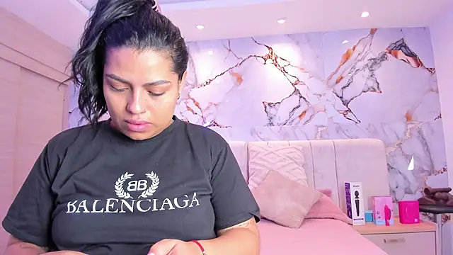 Snapshot of kiana_cream chatting on December 2025 11:36:02 AM kiana cream online show from December 2025 11:36:02 AM