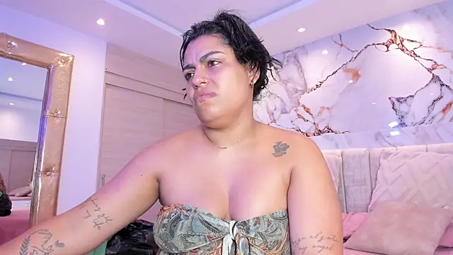 Snapshot of kiana_cream chatting on December 2025 11:49:02 AM kiana cream online show from December 2025 11:49:02 AM