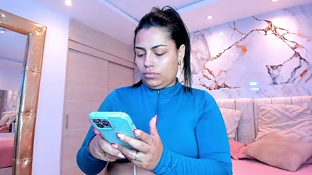 Snapshot of kiana_cream chatting on March 2026 11:06:01 AM kiana cream online show from March 2026 11:06:01 AM