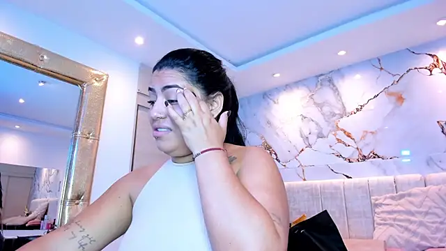 Snapshot of kiana_cream chatting on April 2026 11:44:01 AM kiana cream online show from April 2026 11:44:01 AM