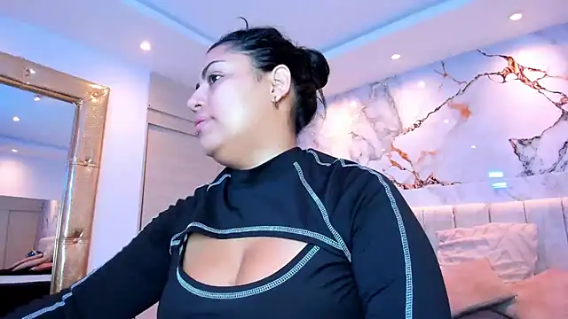 Snapshot of kiana_cream chatting on April 2026 11:26:01 AM kiana cream online show from April 2026 11:26:01 AM