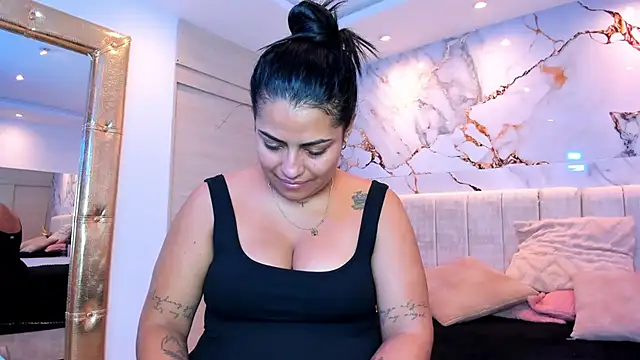 Snapshot of kiana_cream chatting on April 2026 11:37:02 AM kiana cream online show from April 2026 11:37:02 AM