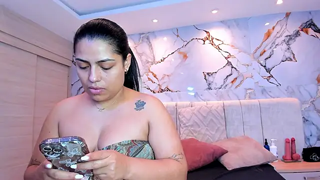 Snapshot of kiana_cream chatting on June 2026 12:18:01 PM kiana cream online show from June 2026 12:18:01 PM
