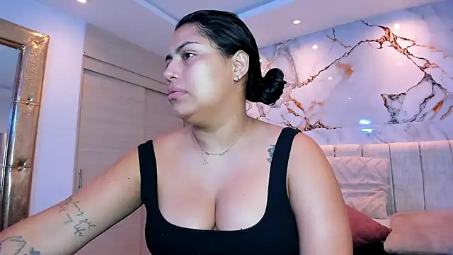 Snapshot of kiana_cream chatting on July 2026 12:20:02 PM kiana cream online show from July 2026 12:20:02 PM
