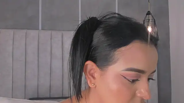 Snapshot of lea_gray chatting on February 2025 01:25:02 AM lea gray online show from February 2025 01:25:02 AM