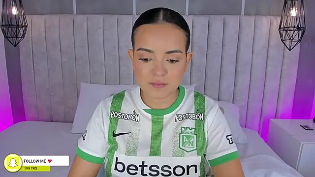 Snapshot of lea_gray chatting on November 2025 05:28:02 PM lea gray online show from November 2025 05:28:02 PM