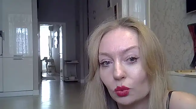 ZarinaSwift online show from March 2025 05:02:01 AM