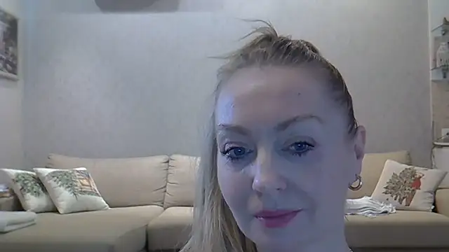 ZarinaSwift online show from March 2026 09:32:01 AM