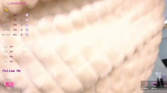 Snapshot of LaraSkinny chatting on October 2025 02:01:02 AM LaraSkinny online show from October 2025 02:01:02 AM